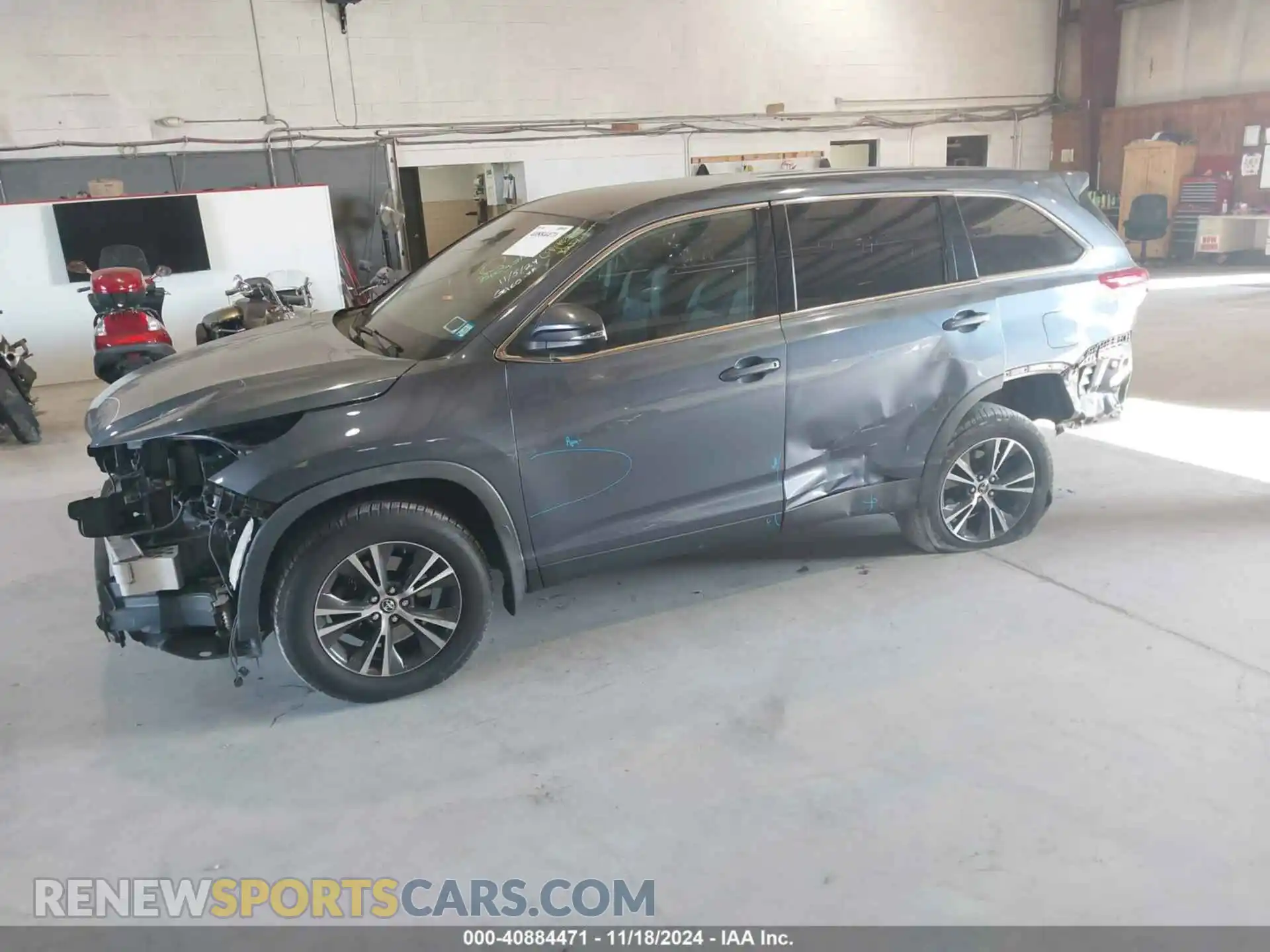 2 Photograph of a damaged car 5TDBZRFH8KS740959 TOYOTA HIGHLANDER 2019