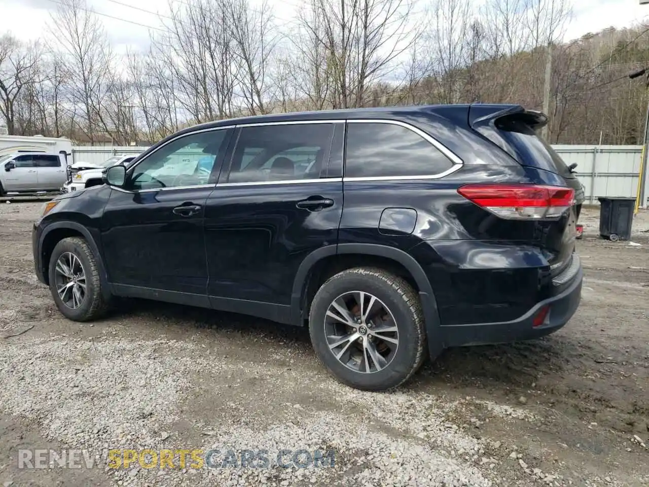 2 Photograph of a damaged car 5TDBZRFH8KS982425 TOYOTA HIGHLANDER 2019