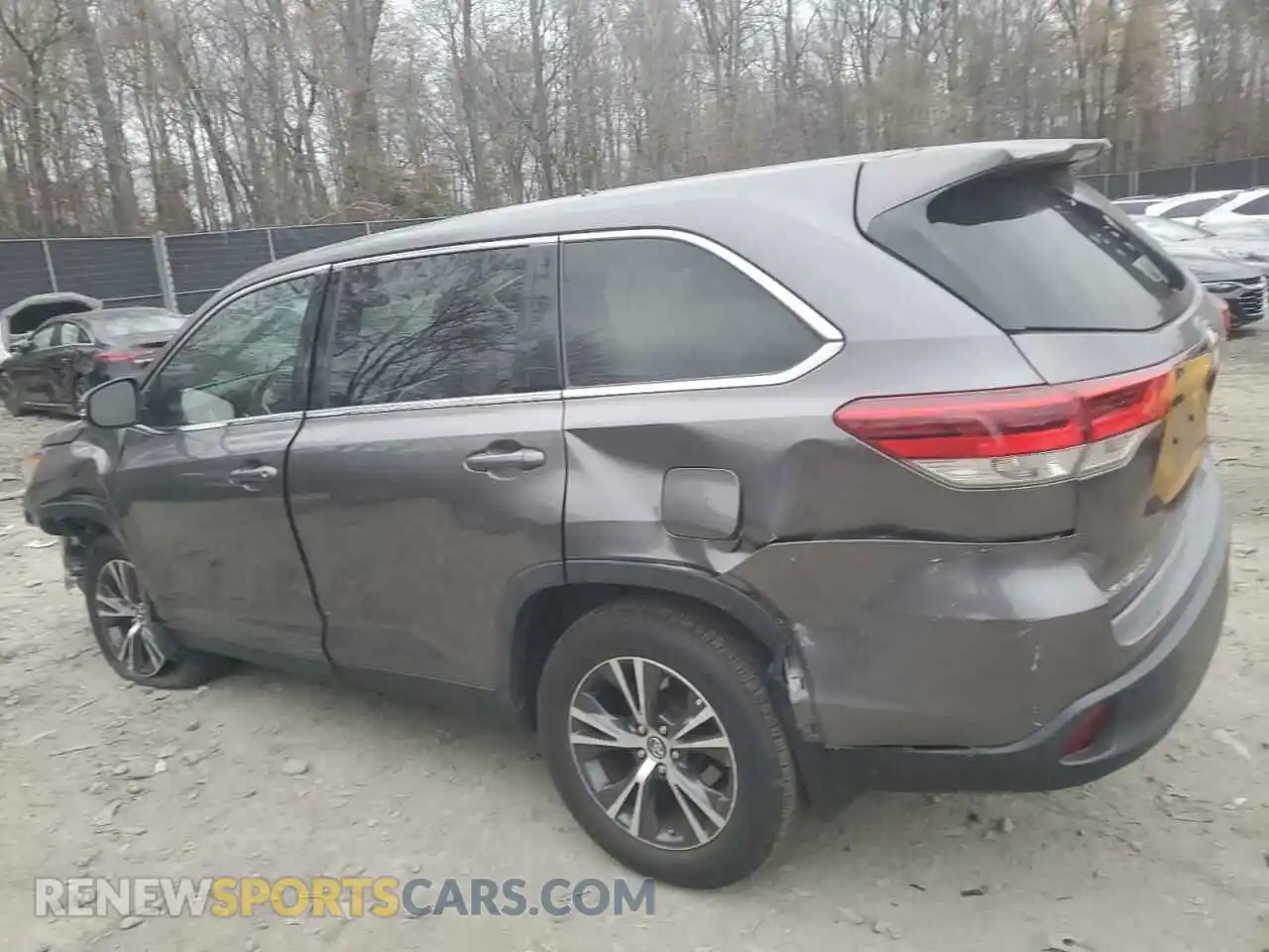 2 Photograph of a damaged car 5TDBZRFH8KS997510 TOYOTA HIGHLANDER 2019