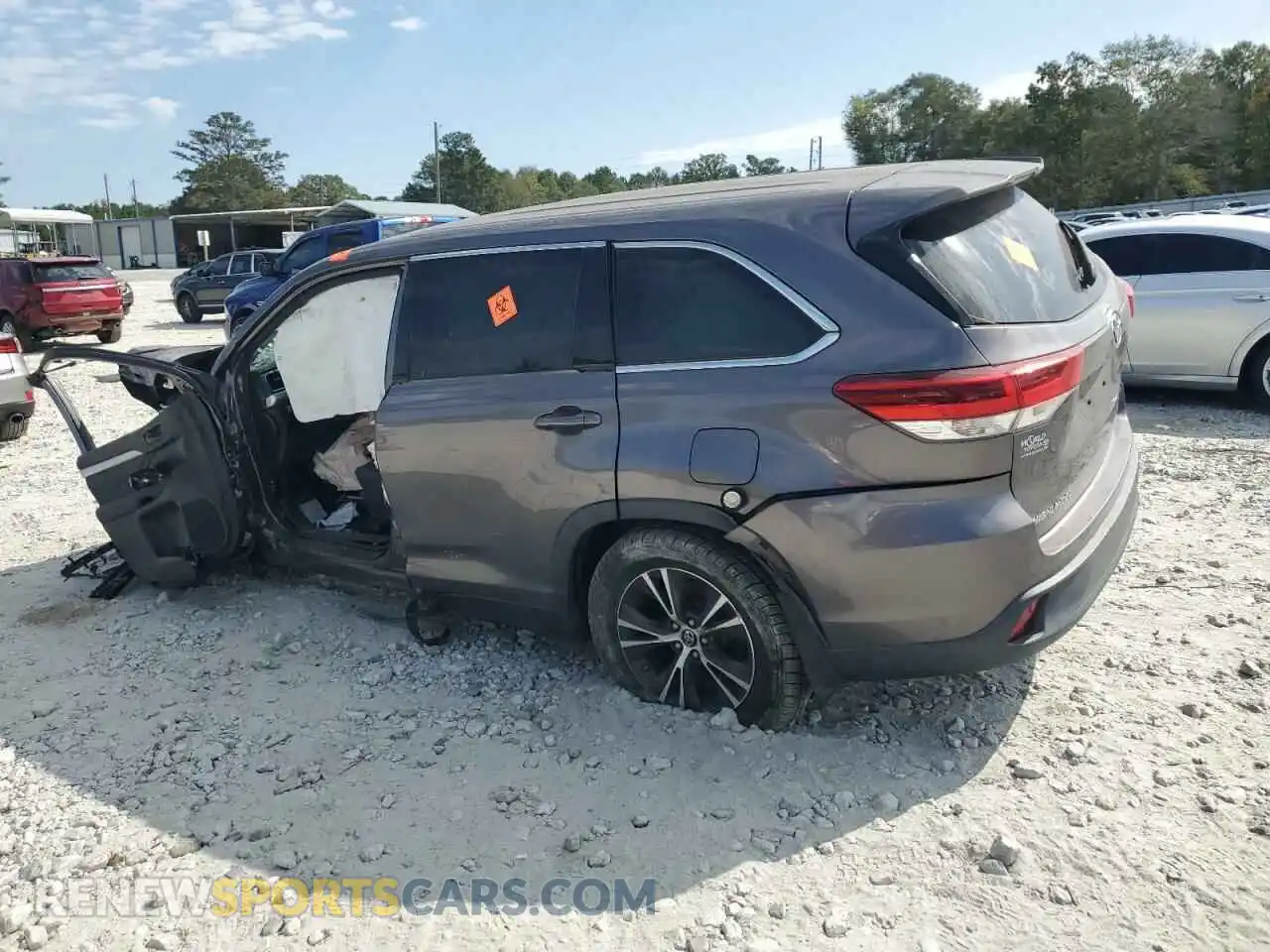 2 Photograph of a damaged car 5TDBZRFH9KS964046 TOYOTA HIGHLANDER 2019