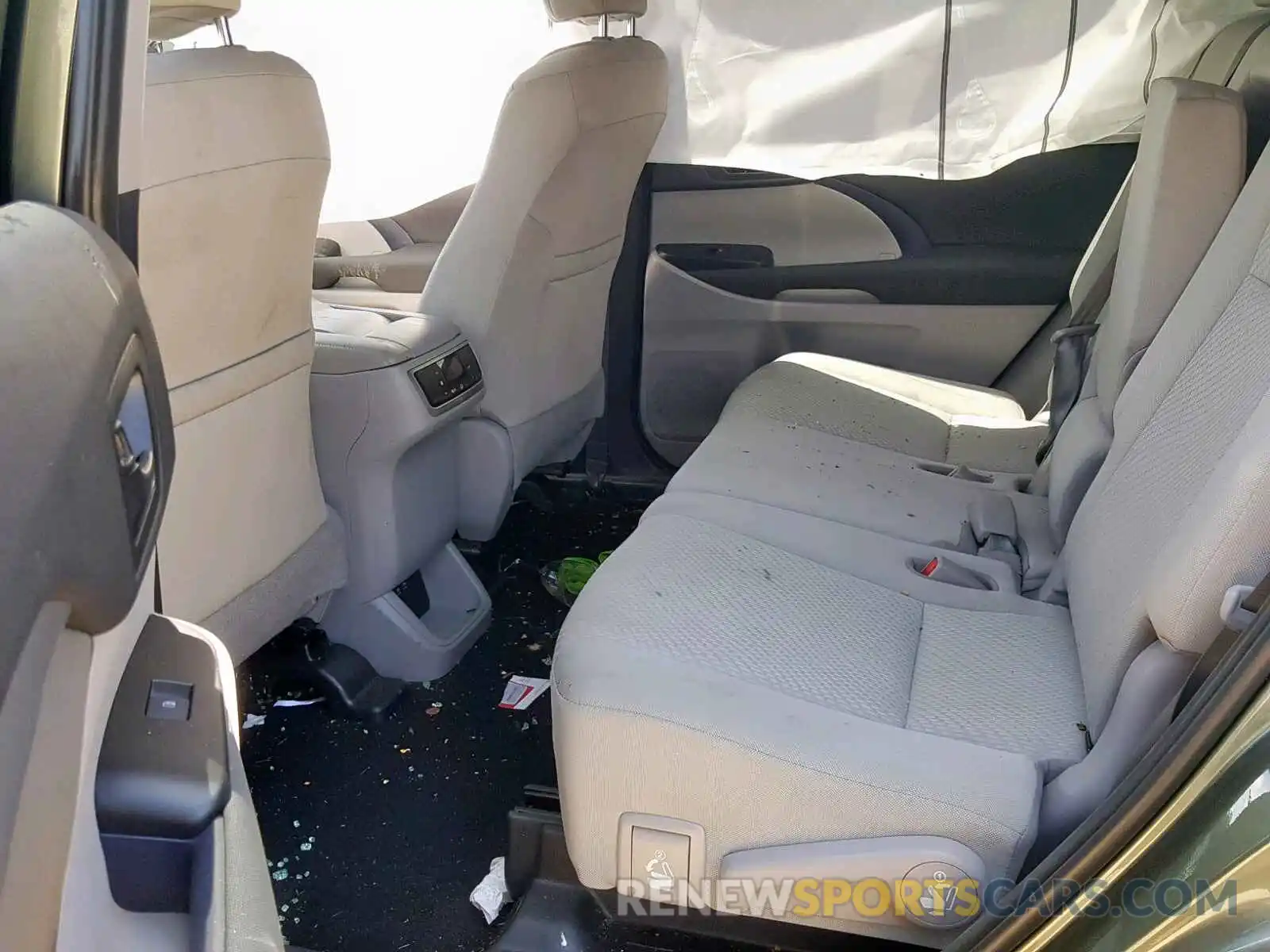 6 Photograph of a damaged car 5TDBZRFHXKS942671 TOYOTA HIGHLANDER 2019