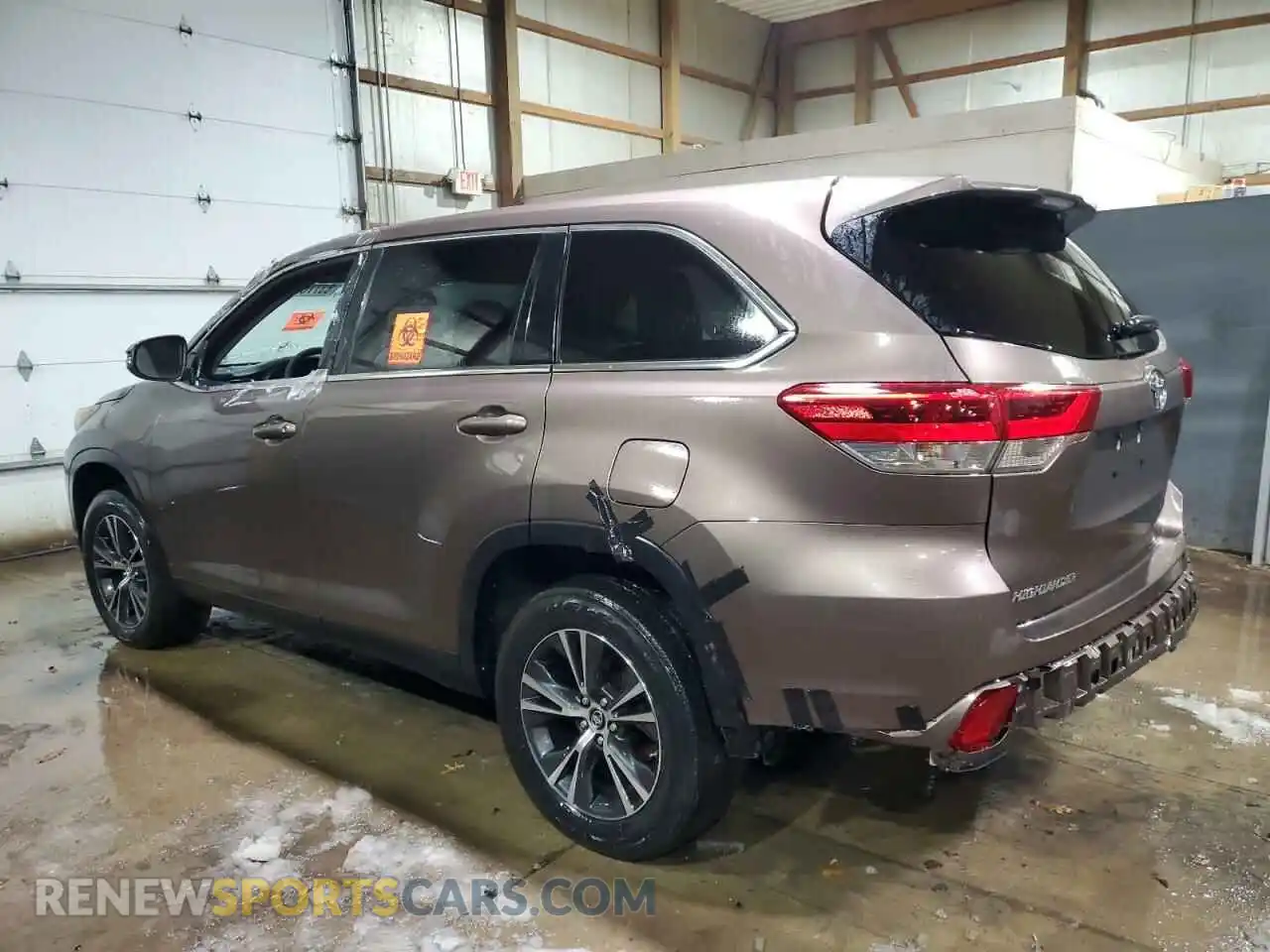 2 Photograph of a damaged car 5TDBZRFHXKS944646 TOYOTA HIGHLANDER 2019
