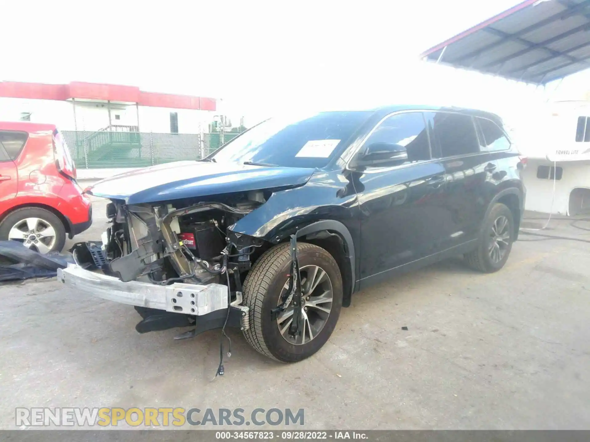 2 Photograph of a damaged car 5TDBZRFHXKS964041 TOYOTA HIGHLANDER 2019