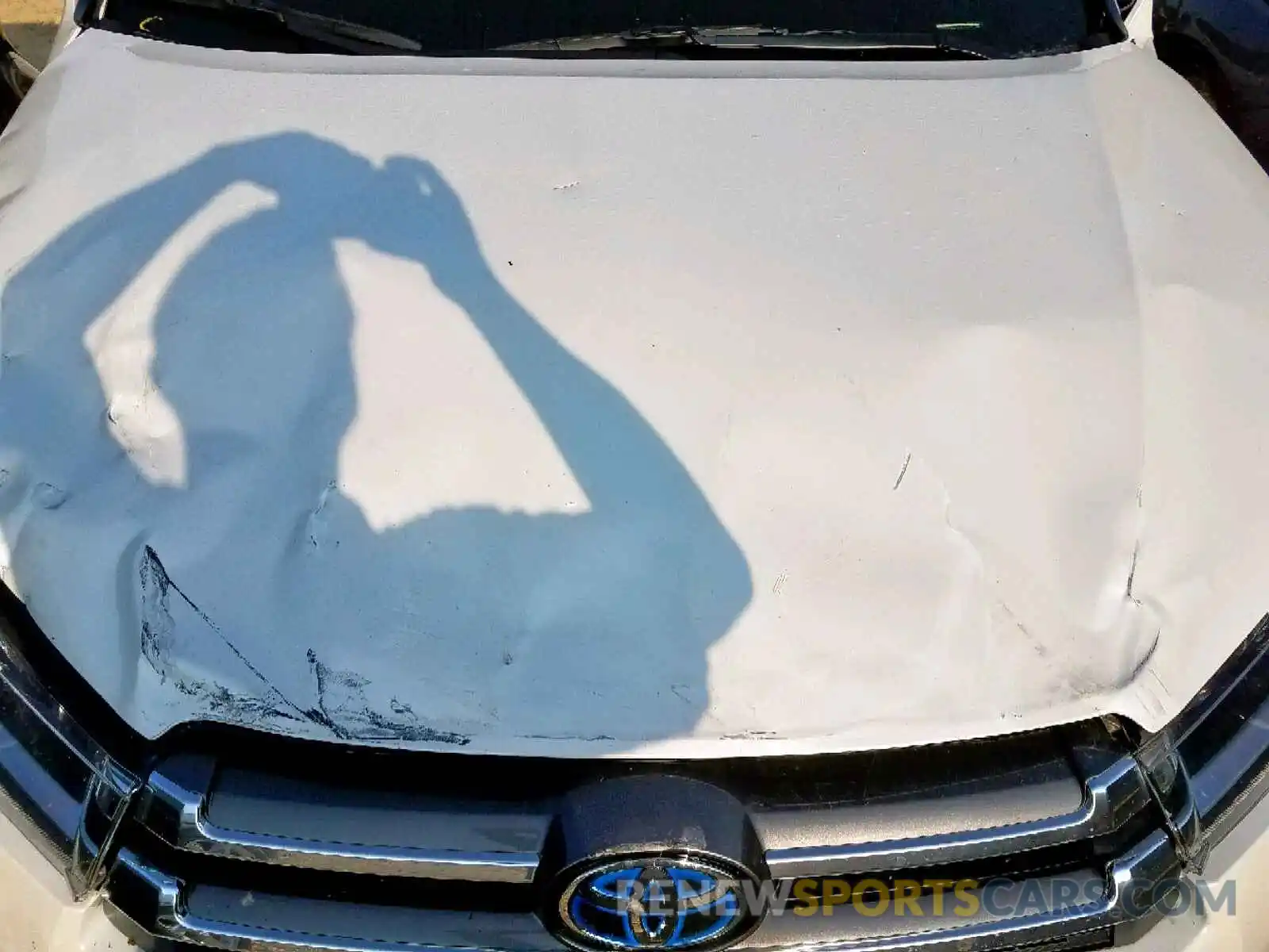 7 Photograph of a damaged car 5TDDGRFH0KS067695 TOYOTA HIGHLANDER 2019
