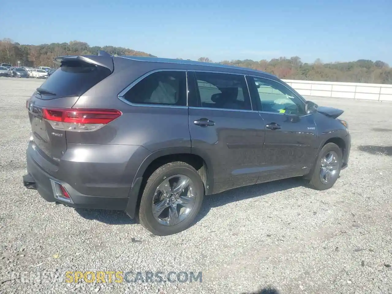 3 Photograph of a damaged car 5TDDGRFH1KS068791 TOYOTA HIGHLANDER 2019