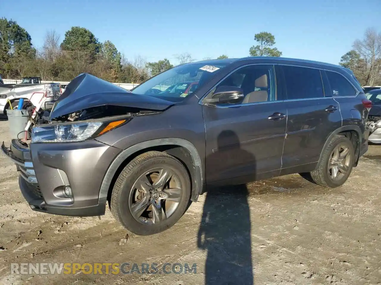 1 Photograph of a damaged car 5TDDZRFH0KS703283 TOYOTA HIGHLANDER 2019