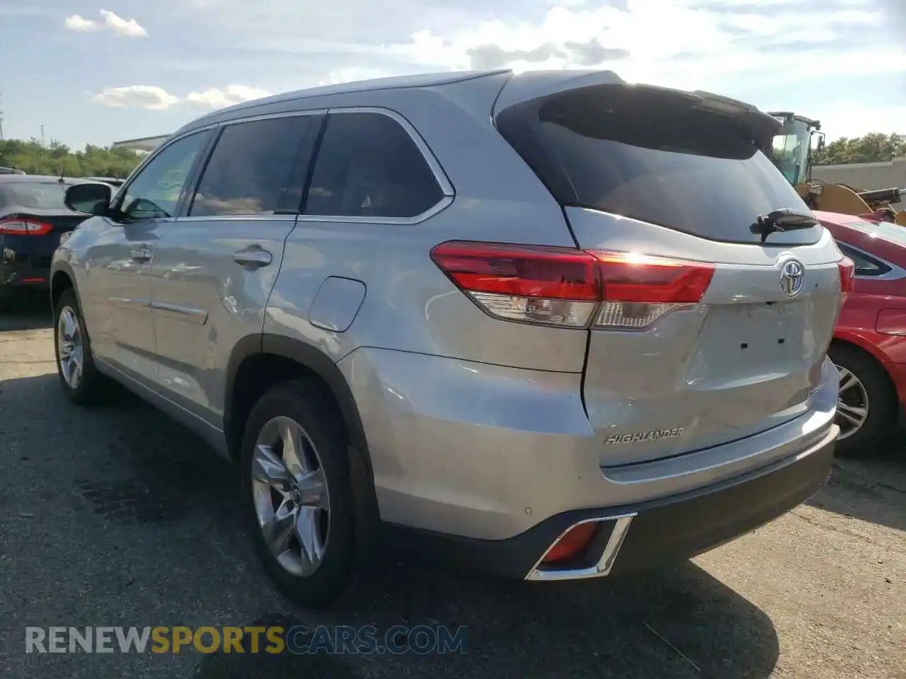 3 Photograph of a damaged car 5TDDZRFH2KS705357 TOYOTA HIGHLANDER 2019