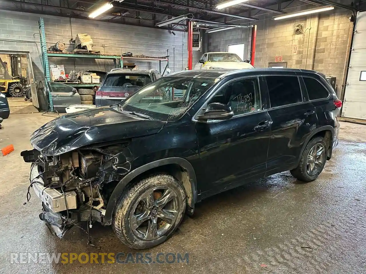 2 Photograph of a damaged car 5TDDZRFH2KS984597 TOYOTA HIGHLANDER 2019
