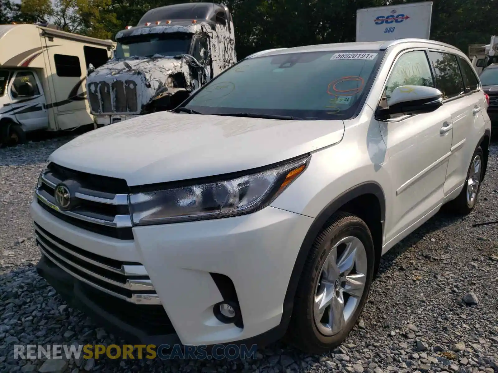 2 Photograph of a damaged car 5TDDZRFH3KS994815 TOYOTA HIGHLANDER 2019