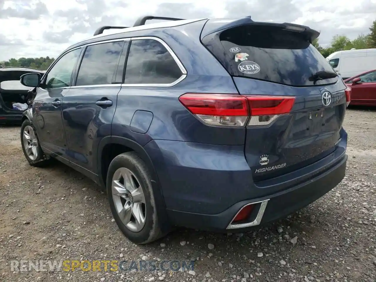 3 Photograph of a damaged car 5TDDZRFH3KS996600 TOYOTA HIGHLANDER 2019