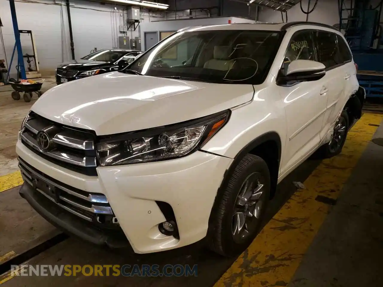 2 fotografías del automóvil dañado 5TDDZRFH7KS723000 TOYOTA HIGHLANDER 2019