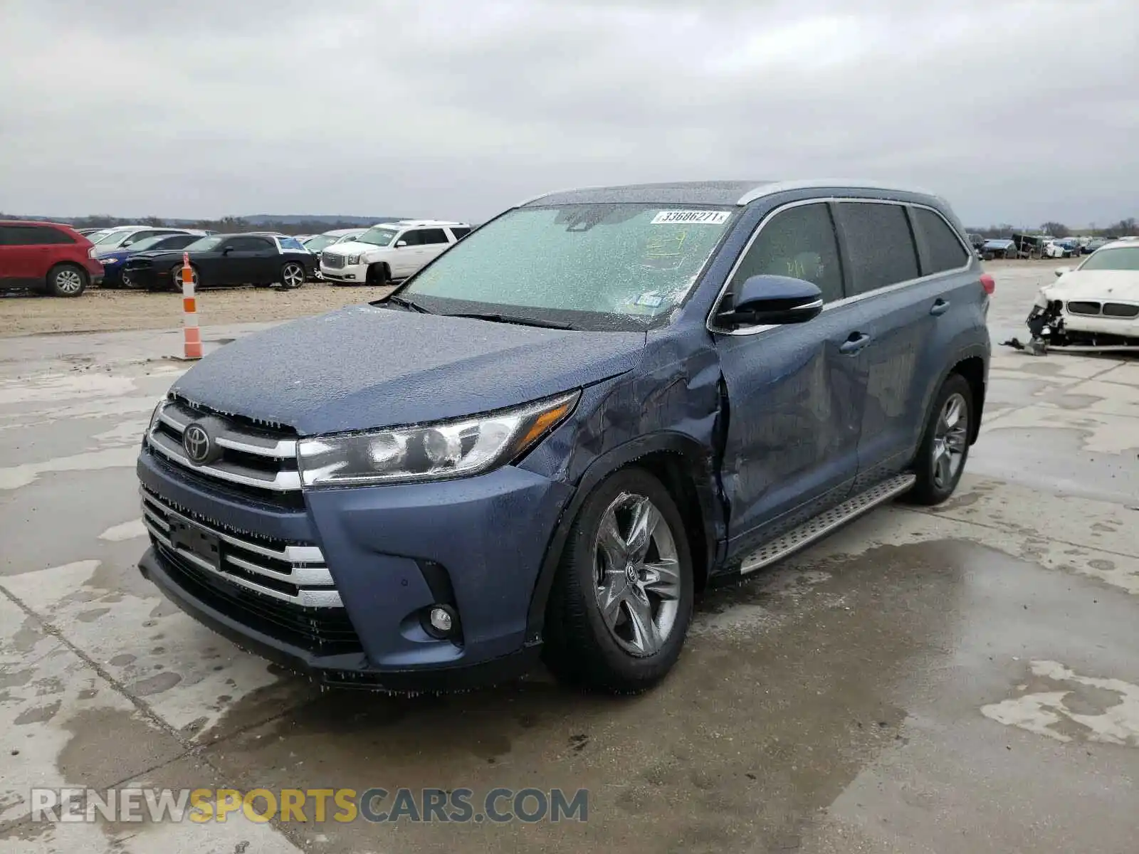 2 Photograph of a damaged car 5TDDZRFH7KS951336 TOYOTA HIGHLANDER 2019