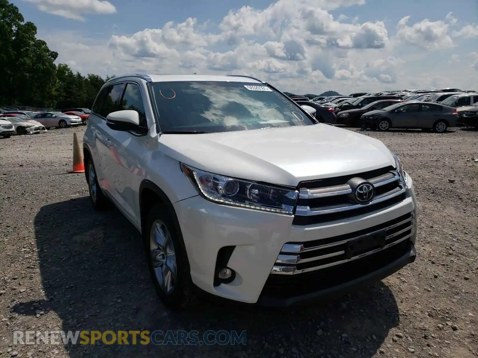 1 Photograph of a damaged car 5TDDZRFH8KS718632 TOYOTA HIGHLANDER 2019