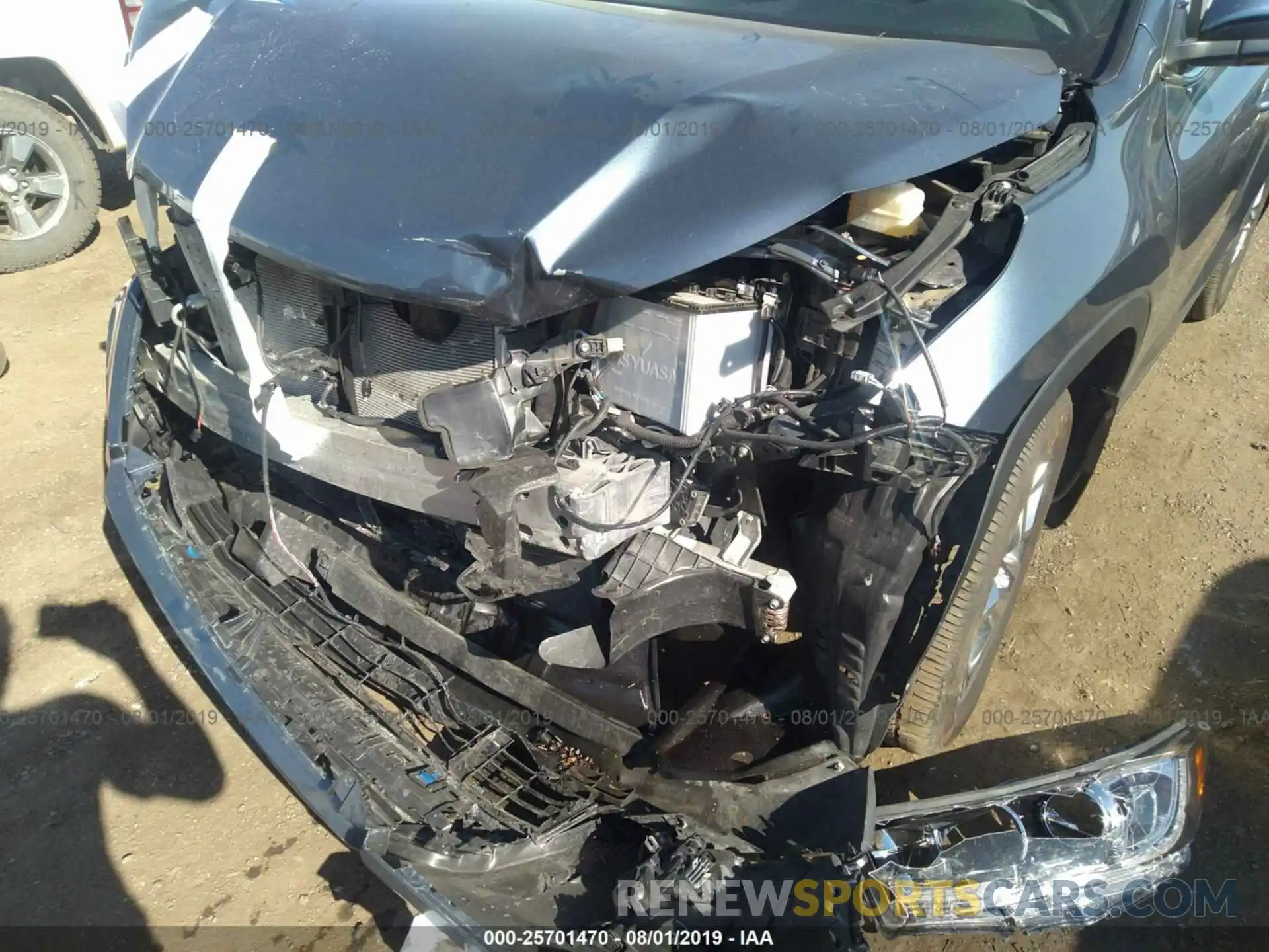 6 Photograph of a damaged car 5TDDZRFH9KS940631 TOYOTA HIGHLANDER 2019