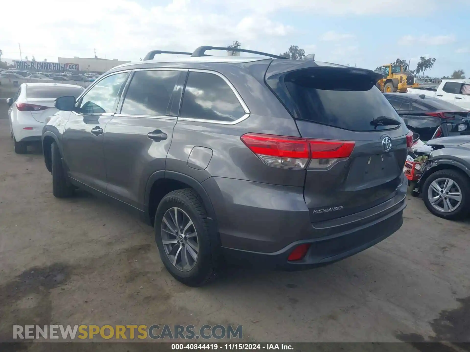 3 Фотография поврежденного автомобиля 5TDJZRFH0KS564520 TOYOTA HIGHLANDER 2019