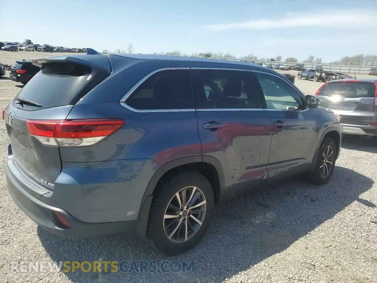 3 fotografías del automóvil dañado 5TDJZRFH1KS991950 TOYOTA HIGHLANDER 2019