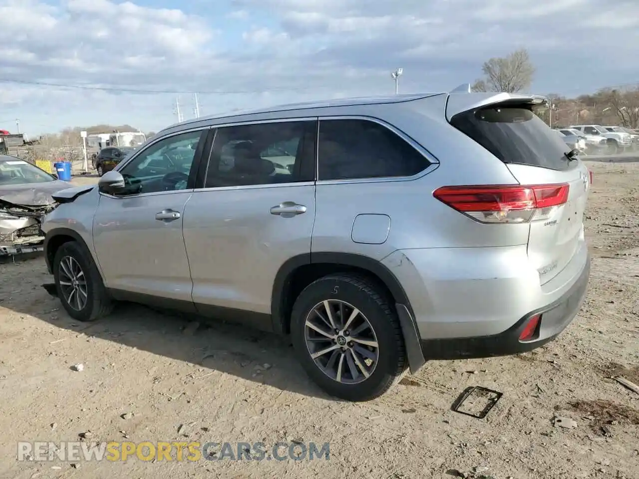 2 Photograph of a damaged car 5TDJZRFH2KS618092 TOYOTA HIGHLANDER 2019