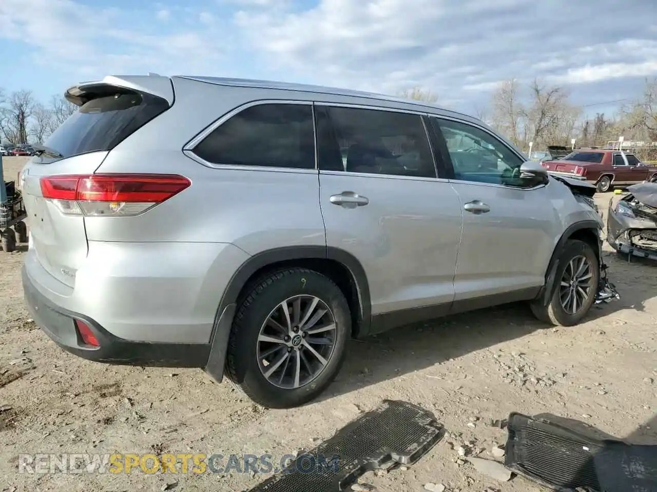 3 Photograph of a damaged car 5TDJZRFH2KS618092 TOYOTA HIGHLANDER 2019