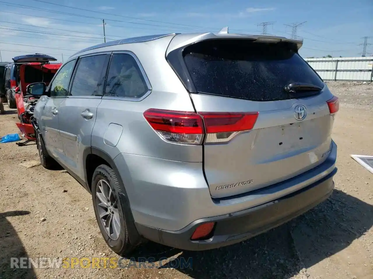 3 Photograph of a damaged car 5TDJZRFH2KS998678 TOYOTA HIGHLANDER 2019