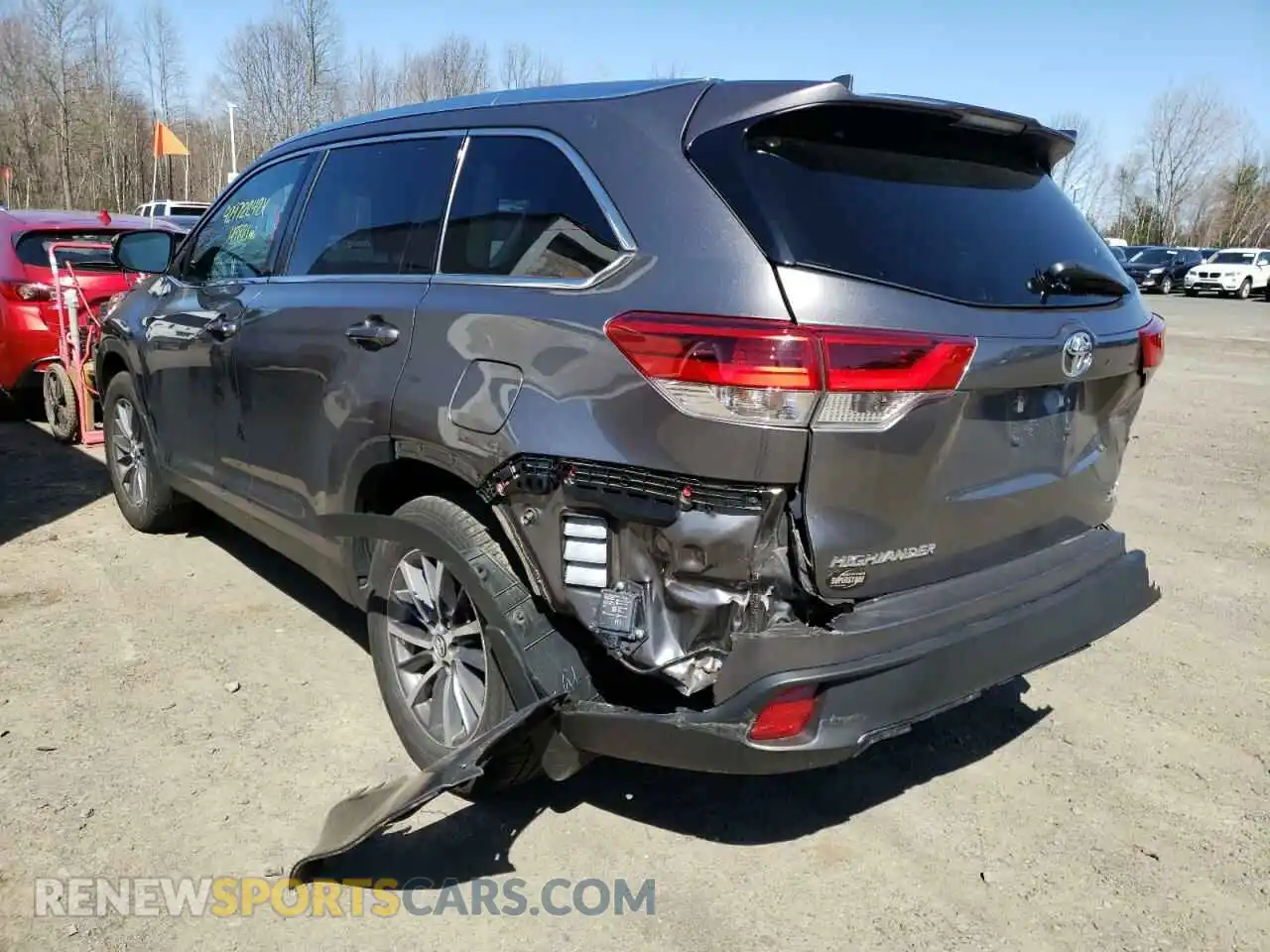 3 fotografías del automóvil dañado 5TDJZRFH3KS607991 TOYOTA HIGHLANDER 2019