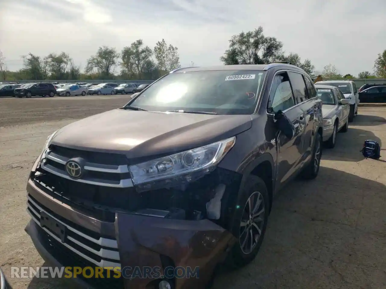 2 Photograph of a damaged car 5TDJZRFH3KS933743 TOYOTA HIGHLANDER 2019