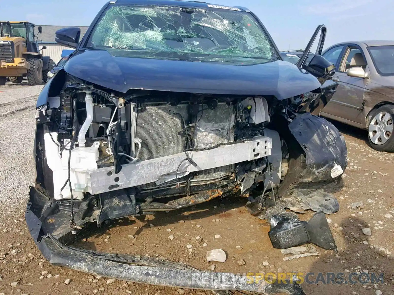 9 Photograph of a damaged car 5TDJZRFH4KS582129 TOYOTA HIGHLANDER 2019