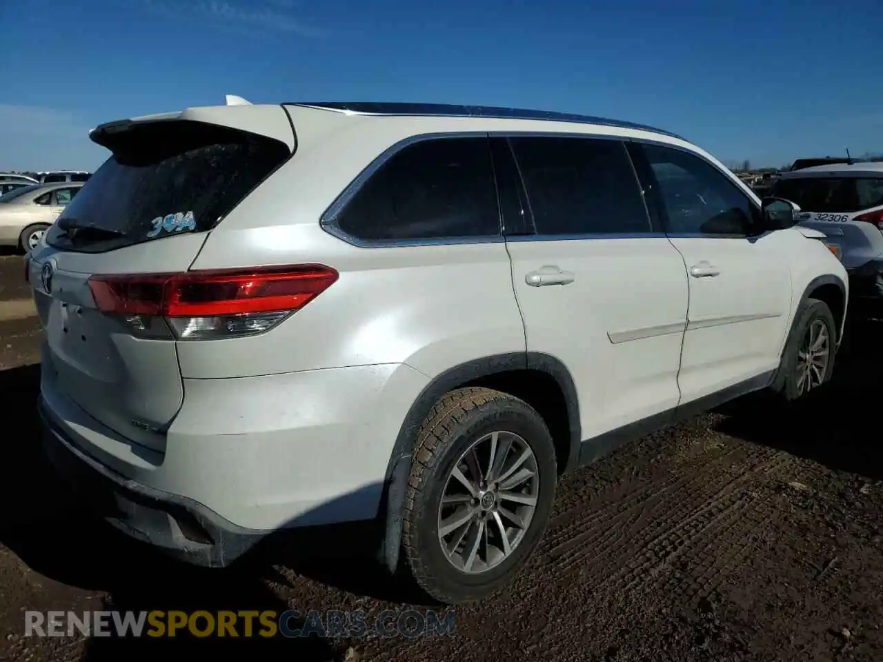 3 Photograph of a damaged car 5TDJZRFH4KS727959 TOYOTA HIGHLANDER 2019
