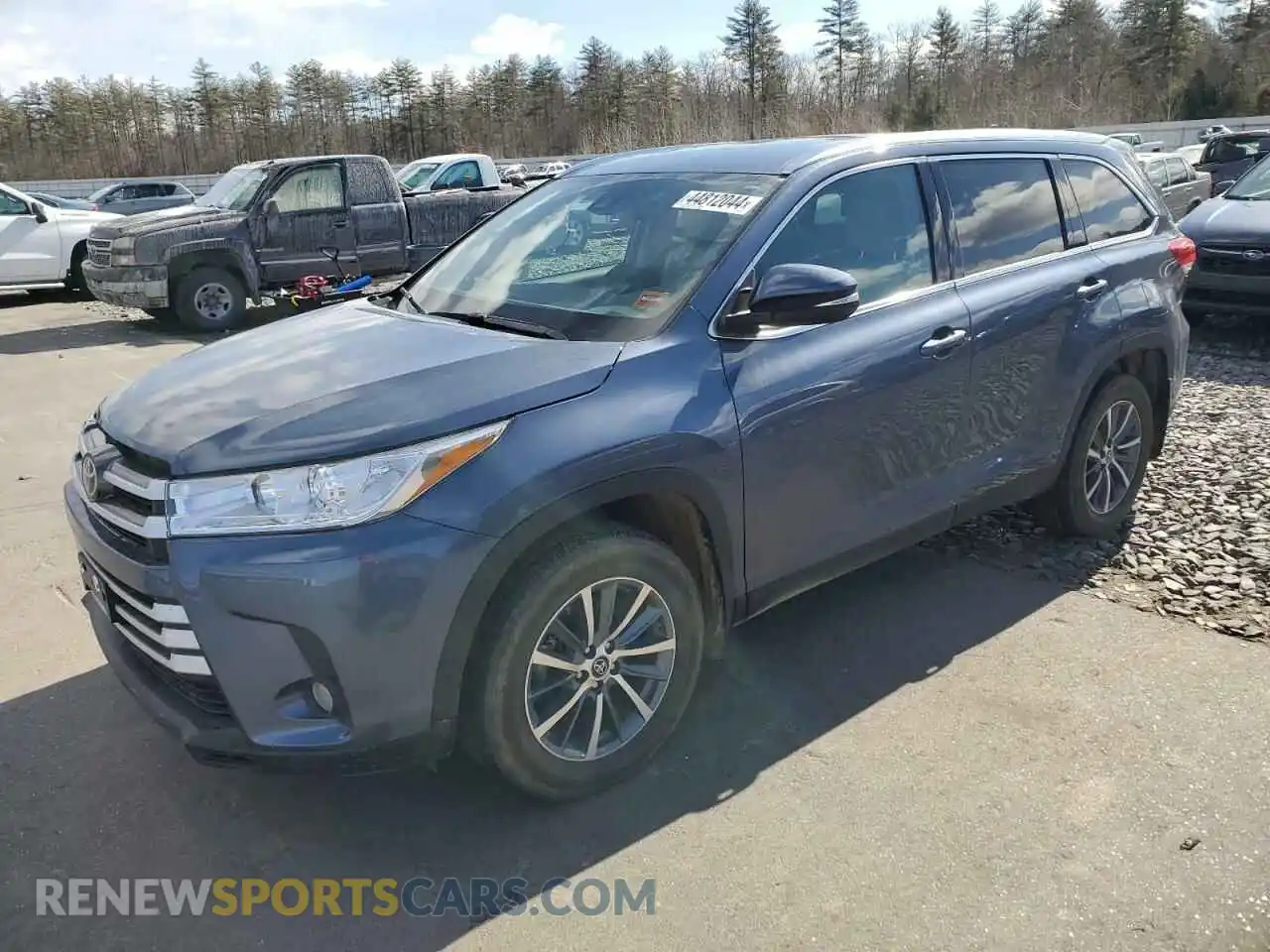 1 Photograph of a damaged car 5TDJZRFH4KS741179 TOYOTA HIGHLANDER 2019