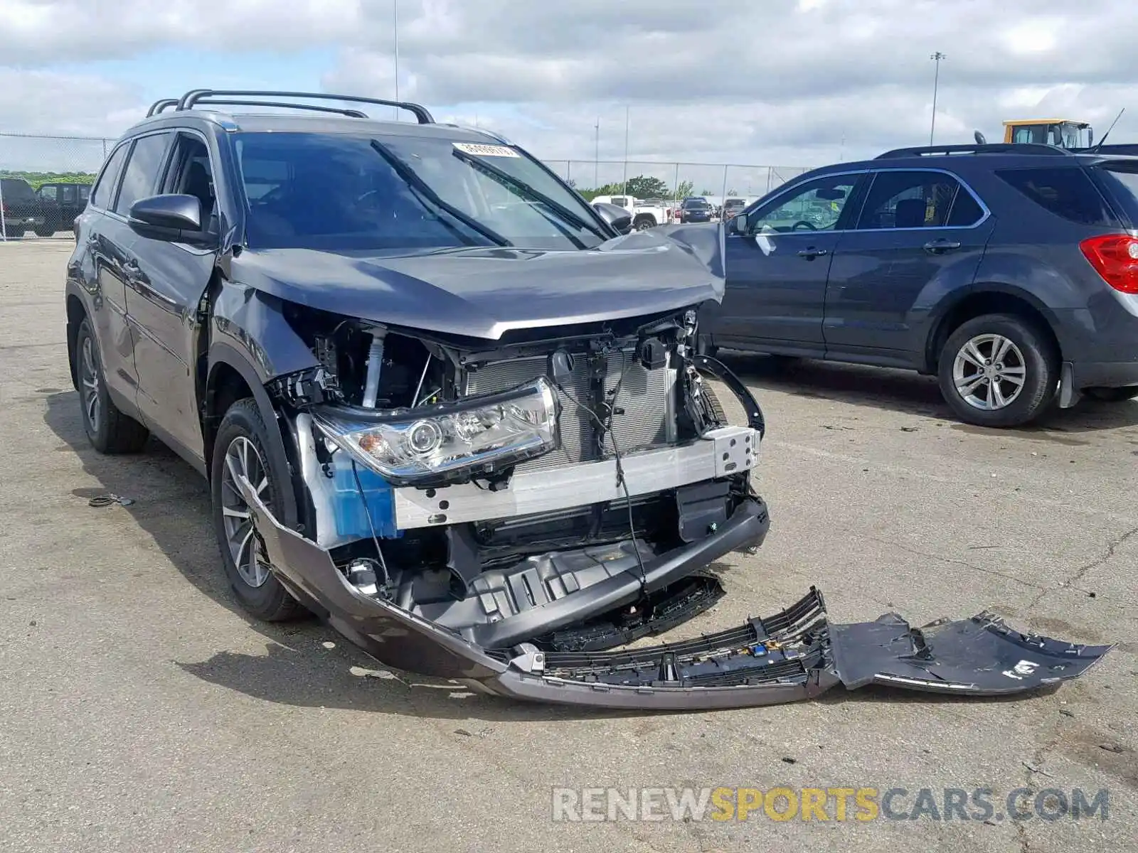 1 Photograph of a damaged car 5TDJZRFH7KS592248 TOYOTA HIGHLANDER 2019