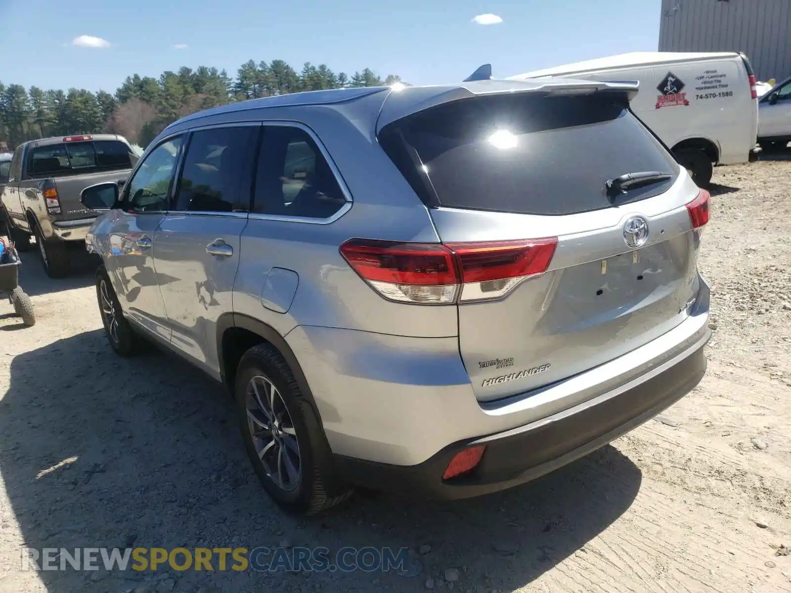 3 Photograph of a damaged car 5TDJZRFH7KS606830 TOYOTA HIGHLANDER 2019