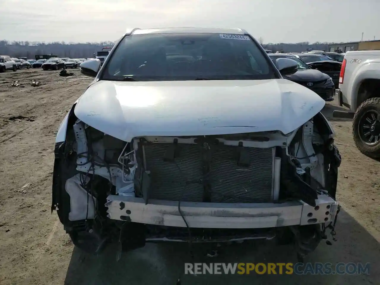 5 Photograph of a damaged car 5TDJZRFH7KS954157 TOYOTA HIGHLANDER 2019