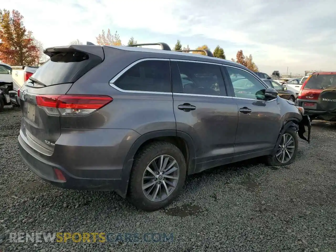 3 fotografías del automóvil dañado 5TDJZRFH8KS569402 TOYOTA HIGHLANDER 2019