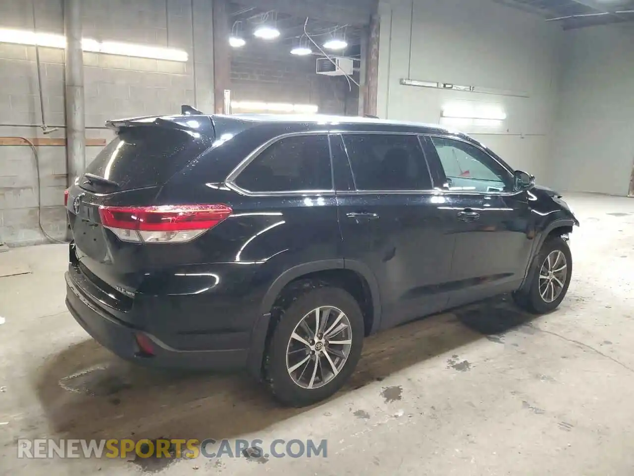 3 fotografías del automóvil dañado 5TDJZRFH8KS590346 TOYOTA HIGHLANDER 2019