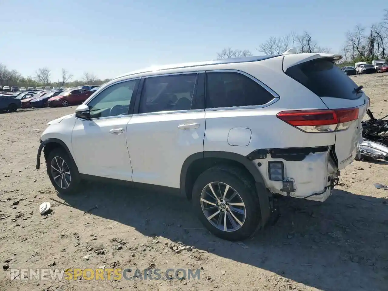 2 Photograph of a damaged car 5TDJZRFH9KS574902 TOYOTA HIGHLANDER 2019
