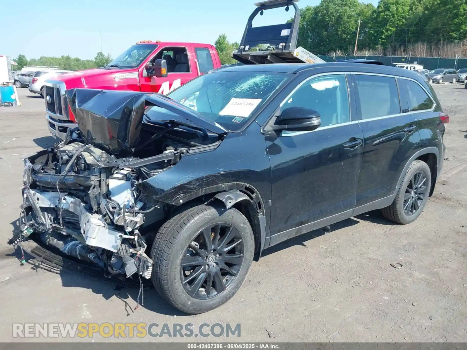 2 fotografías del automóvil dañado 5TDJZRFH9KS622589 TOYOTA HIGHLANDER 2019