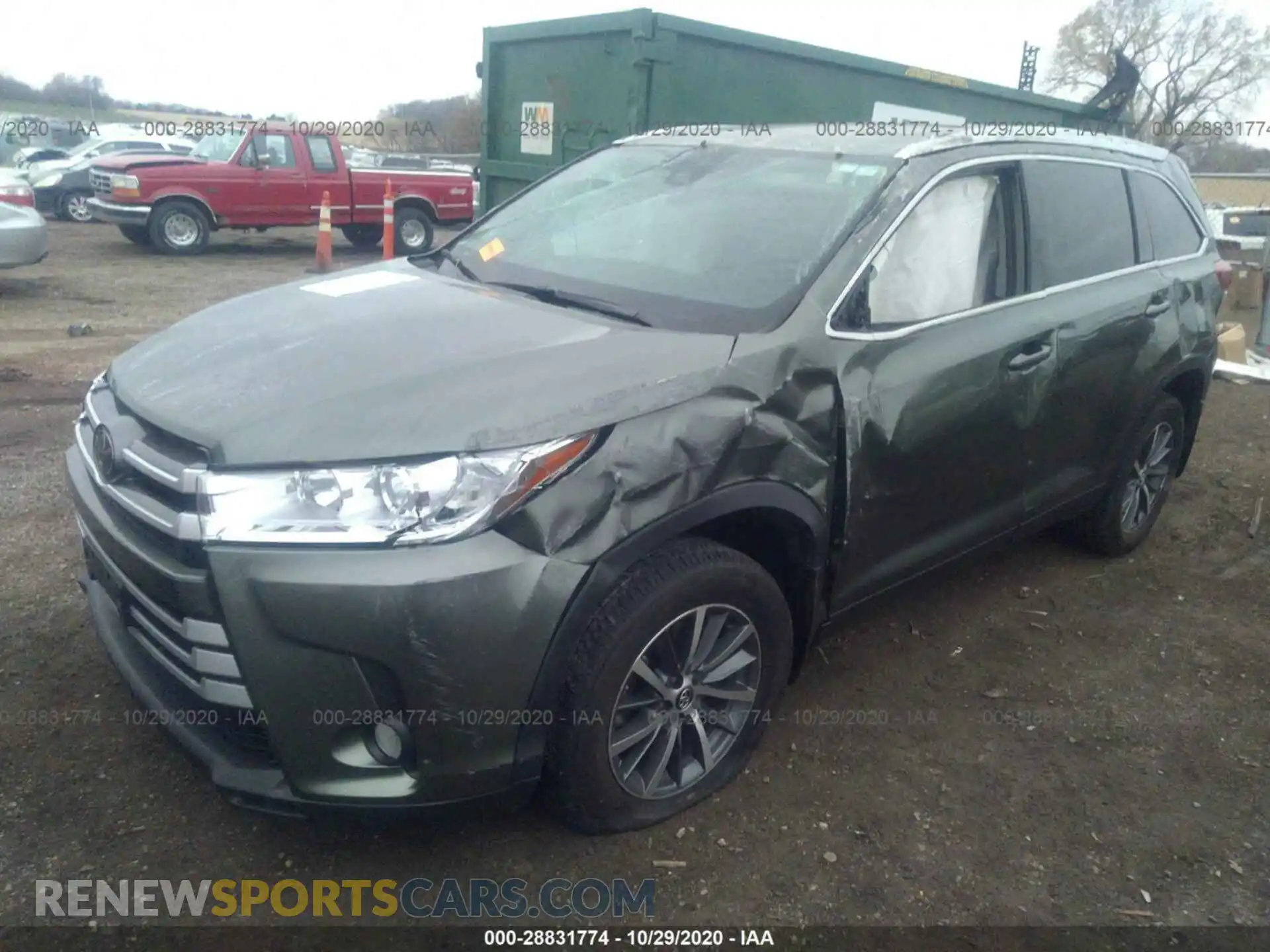 2 Photograph of a damaged car 5TDJZRFH9KS947694 TOYOTA HIGHLANDER 2019