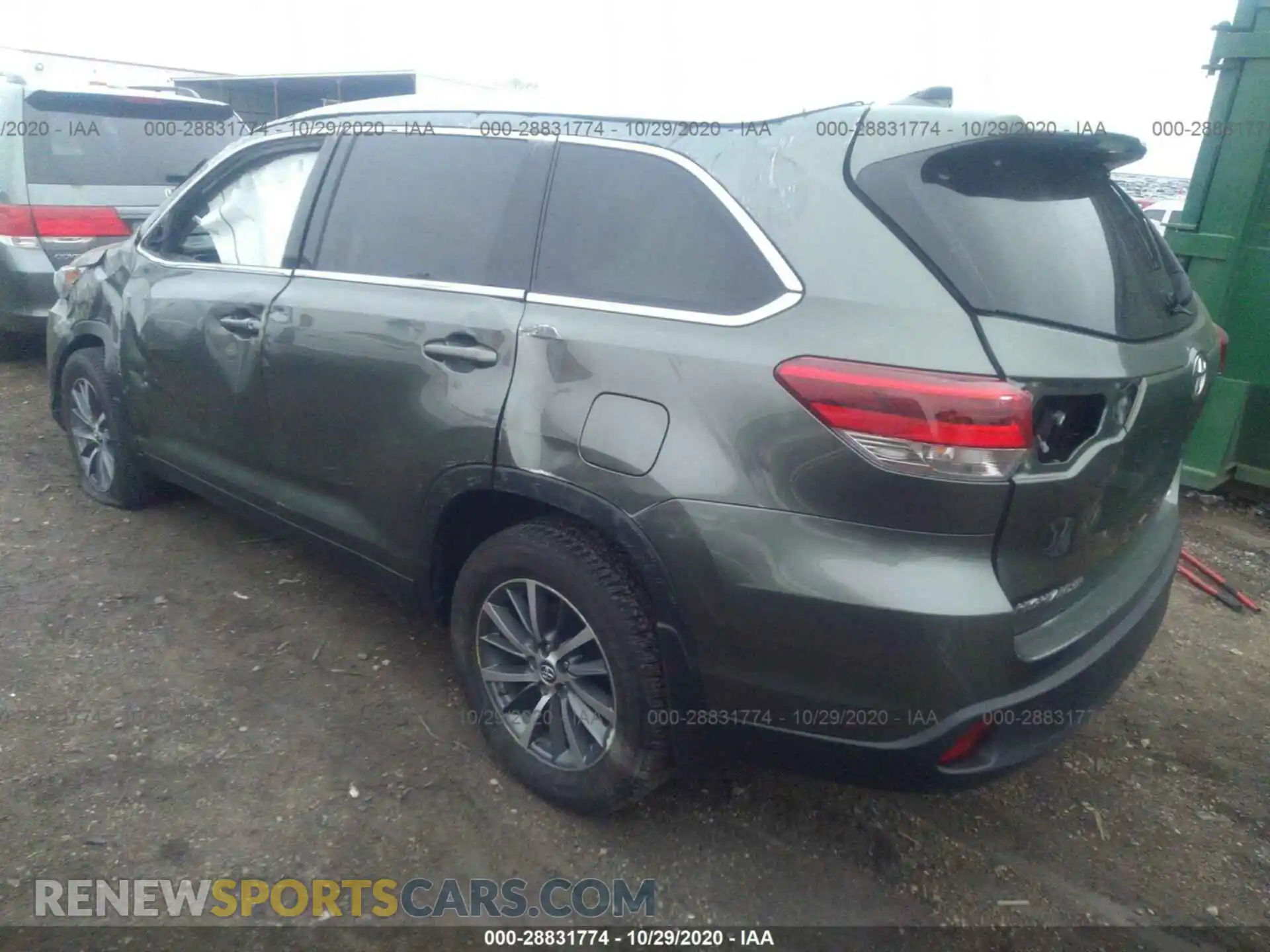 3 Photograph of a damaged car 5TDJZRFH9KS947694 TOYOTA HIGHLANDER 2019