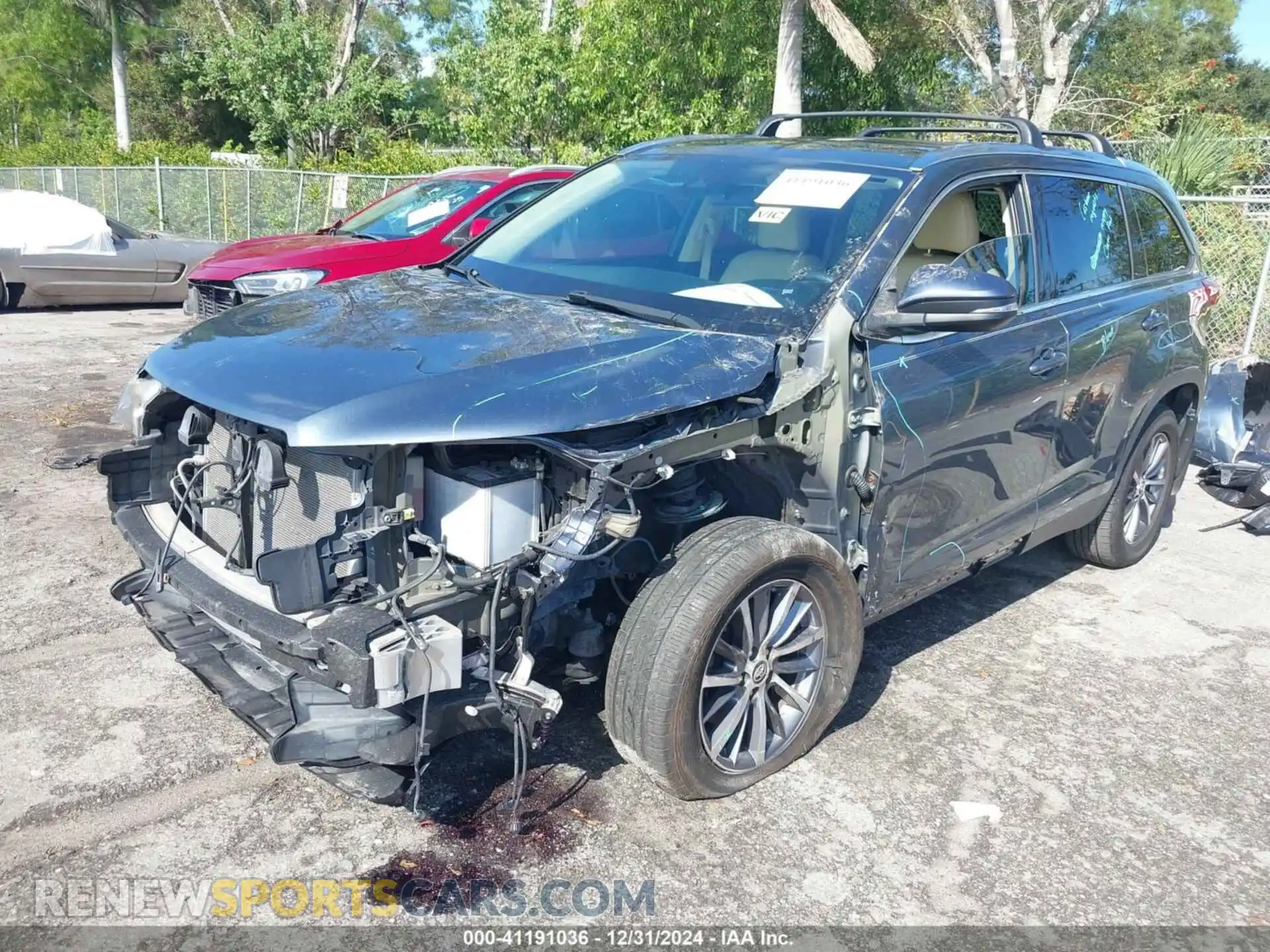 2 Photograph of a damaged car 5TDKZRFH1KS299580 TOYOTA HIGHLANDER 2019