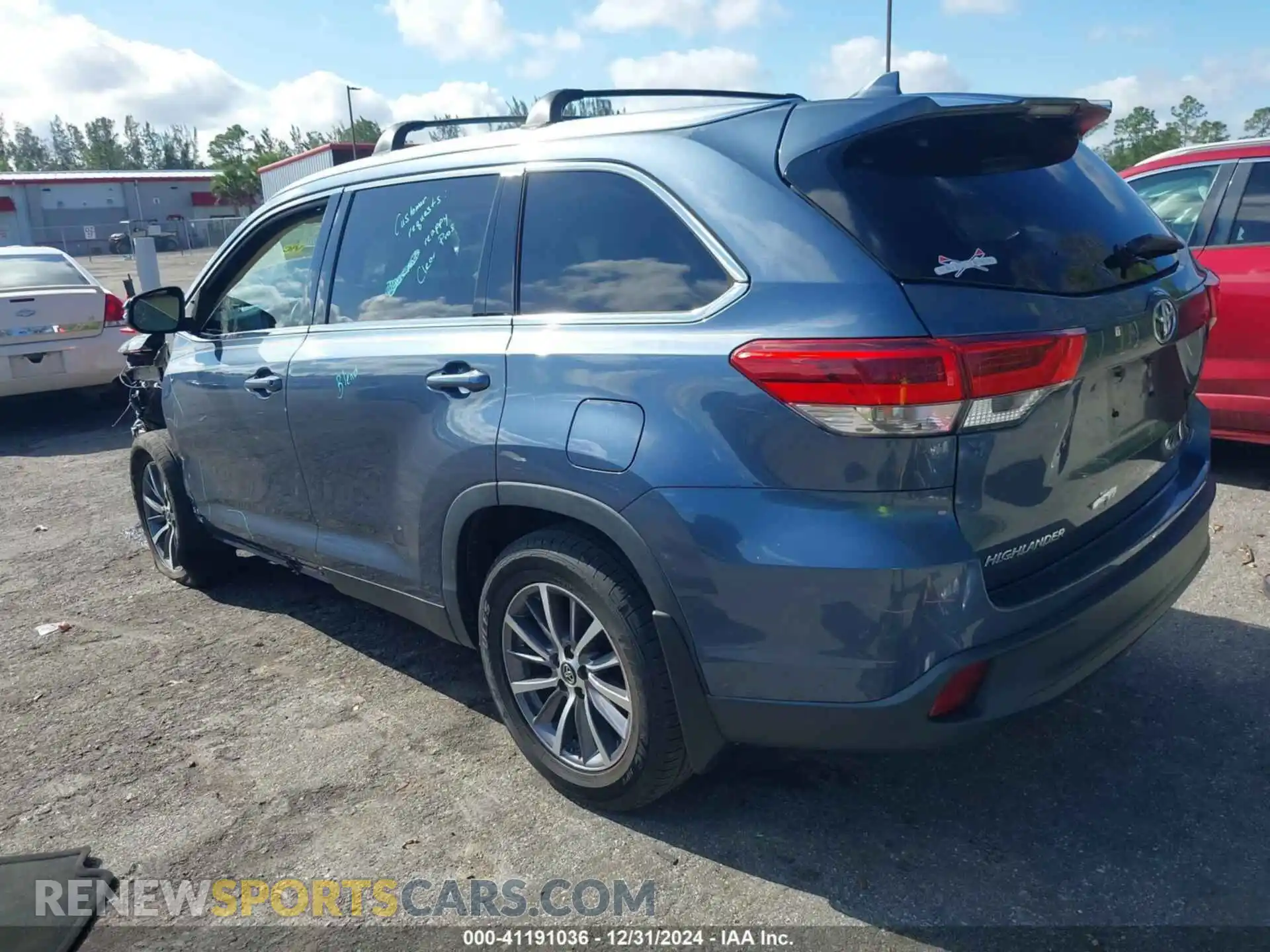 3 Photograph of a damaged car 5TDKZRFH1KS299580 TOYOTA HIGHLANDER 2019