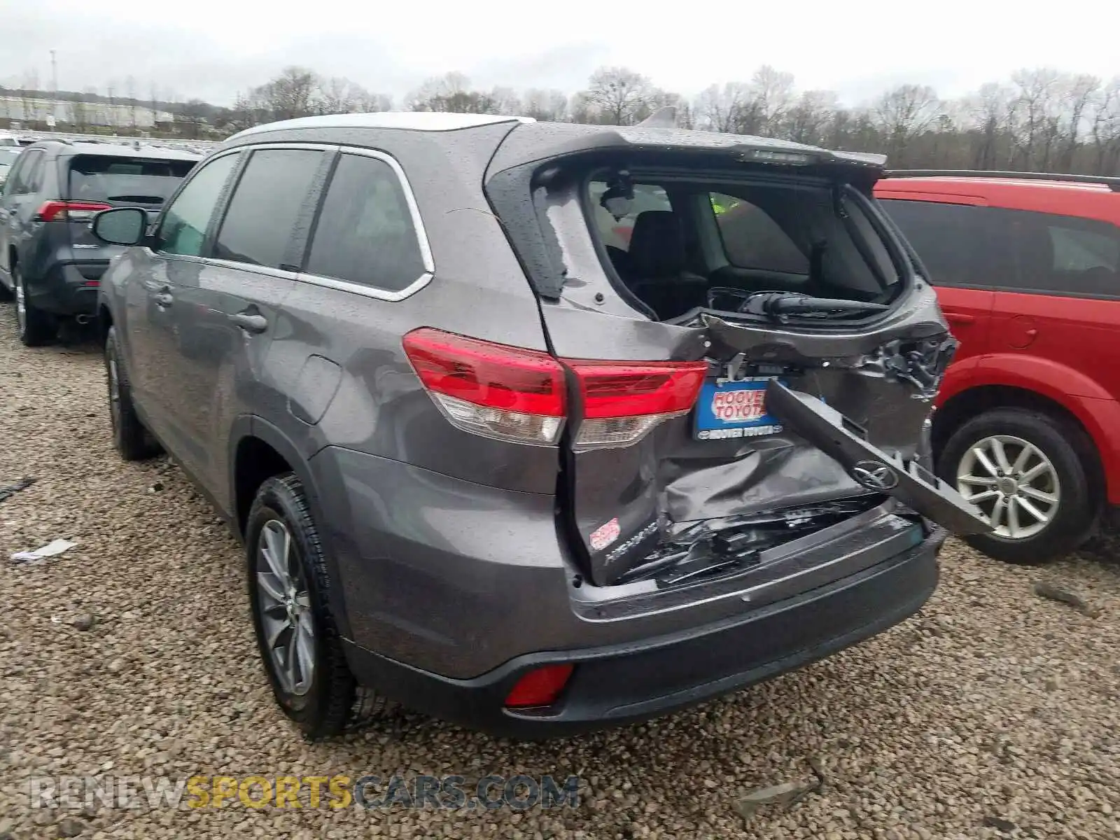 3 Photograph of a damaged car 5TDKZRFH2KS573448 TOYOTA HIGHLANDER 2019