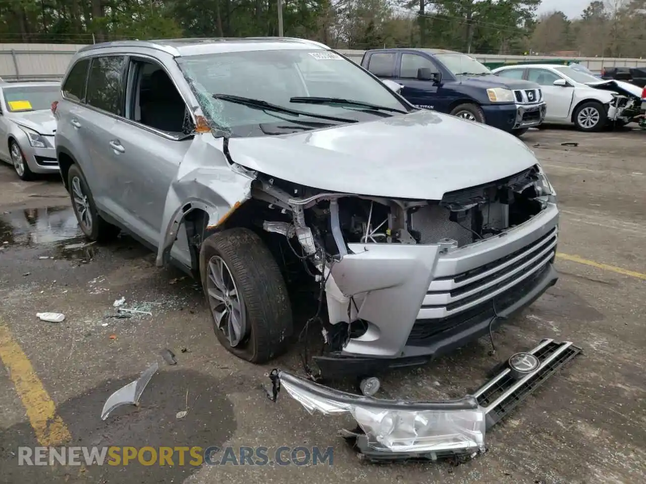 1 Photograph of a damaged car 5TDKZRFH6KS572304 TOYOTA HIGHLANDER 2019