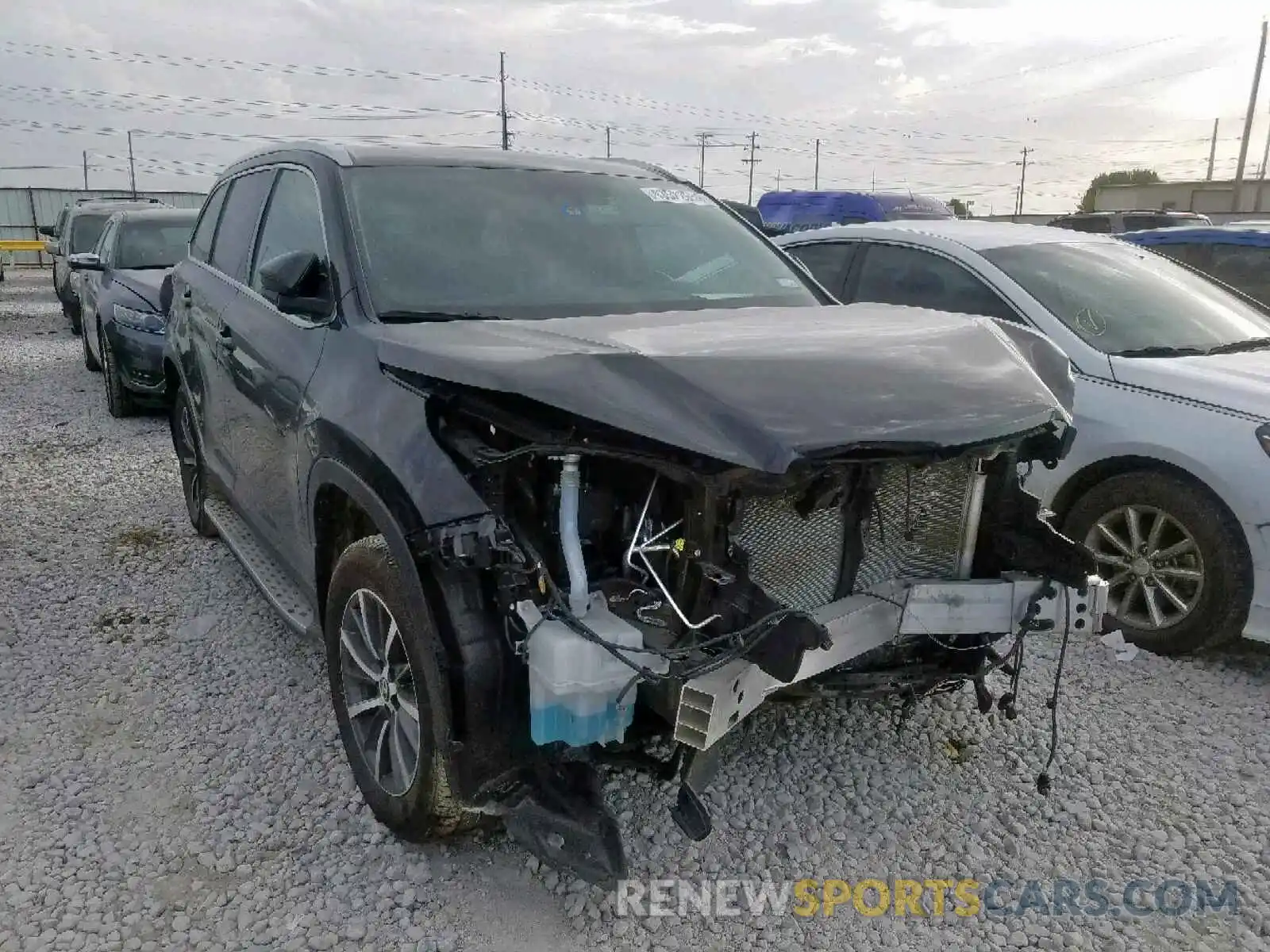 1 Photograph of a damaged car 5TDKZRFH9KS554797 TOYOTA HIGHLANDER 2019