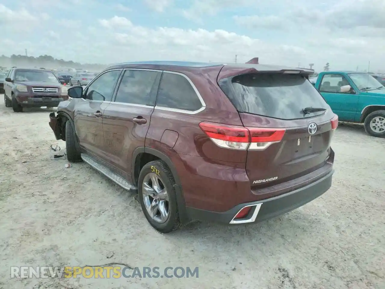 3 Photograph of a damaged car 5TDYZRFH2KS304540 TOYOTA HIGHLANDER 2019