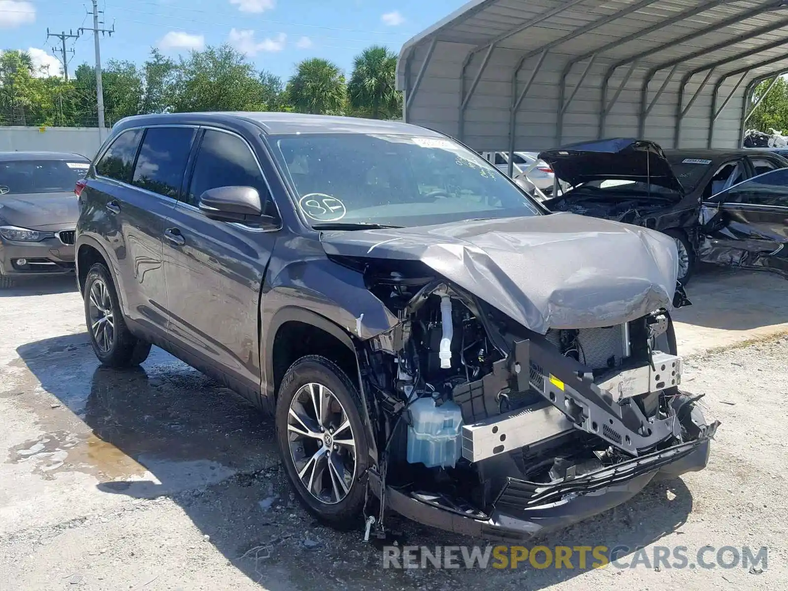 1 Photograph of a damaged car 5TDZARFH1KS050590 TOYOTA HIGHLANDER 2019