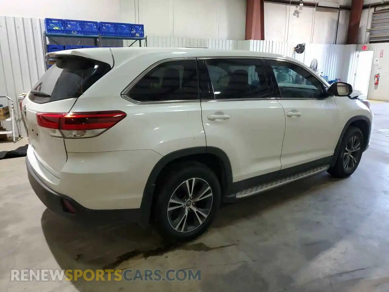 3 Фотография поврежденного автомобиля 5TDZARFH4KS058182 TOYOTA HIGHLANDER 2019