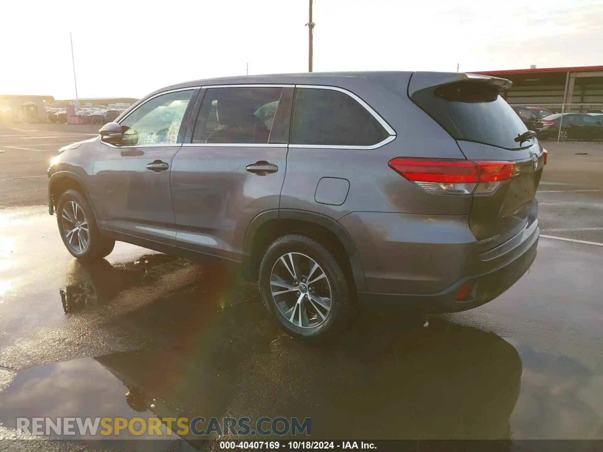 3 Photograph of a damaged car 5TDZZRFH6KS314542 TOYOTA HIGHLANDER 2019