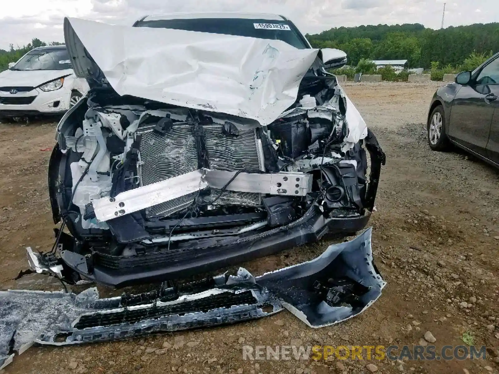 9 Photograph of a damaged car 5TDZZRFH8KS313845 TOYOTA HIGHLANDER 2019