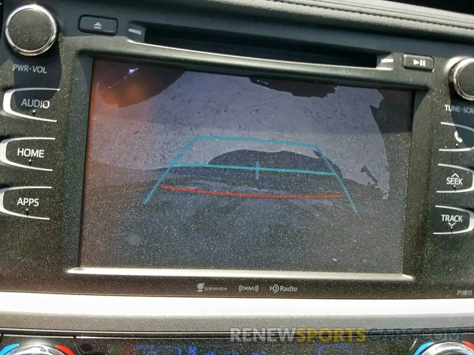 9 Photograph of a damaged car 5TDZZRFHXKS313118 TOYOTA HIGHLANDER 2019
