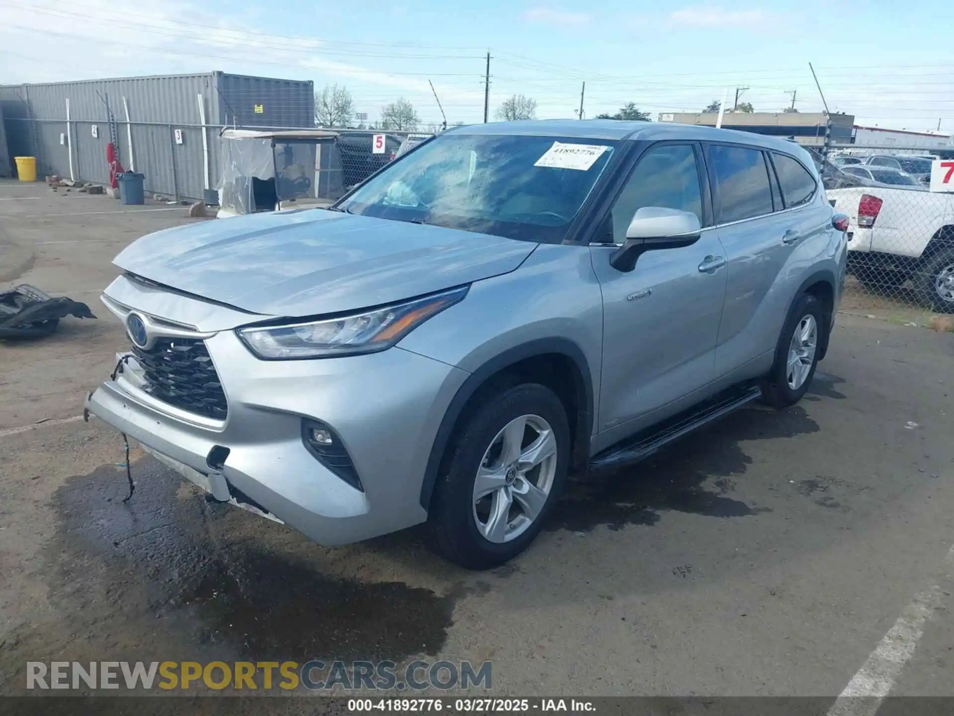 2 Photograph of a damaged car 5TDBBRCH1LS513980 TOYOTA HIGHLANDER 2020