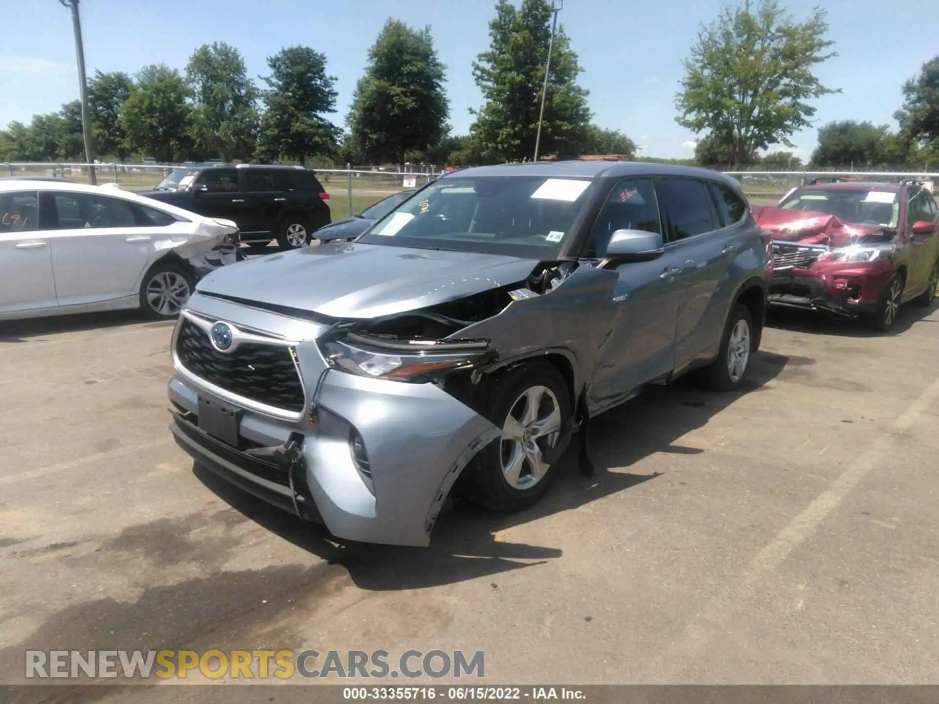 2 Photograph of a damaged car 5TDBBRCH5LS006077 TOYOTA HIGHLANDER 2020